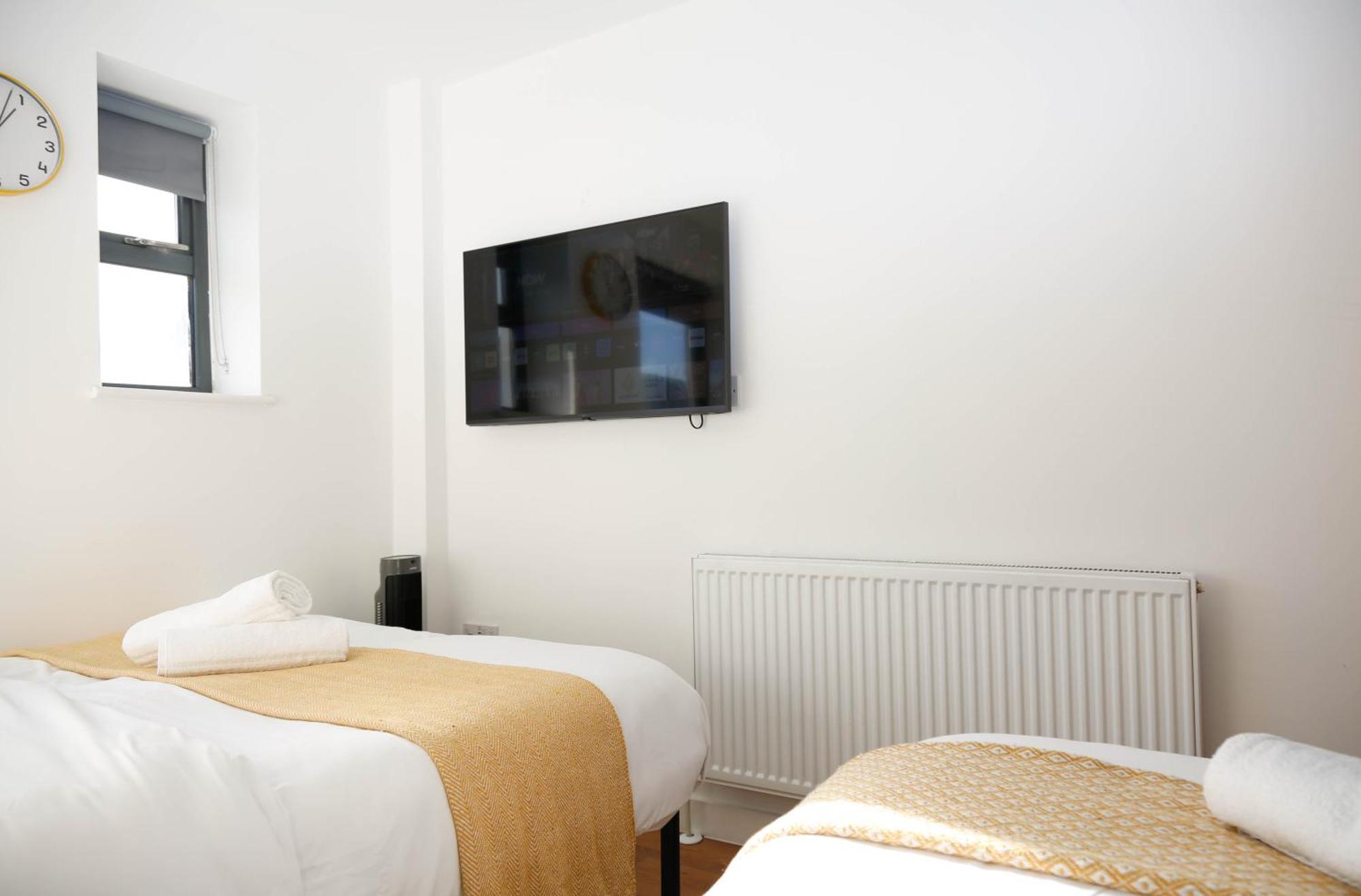 New Luxury Rooms In The Heart Of London Next To Shops, Cafes, Bars & Metro With Shared Bathrooms Exterior photo