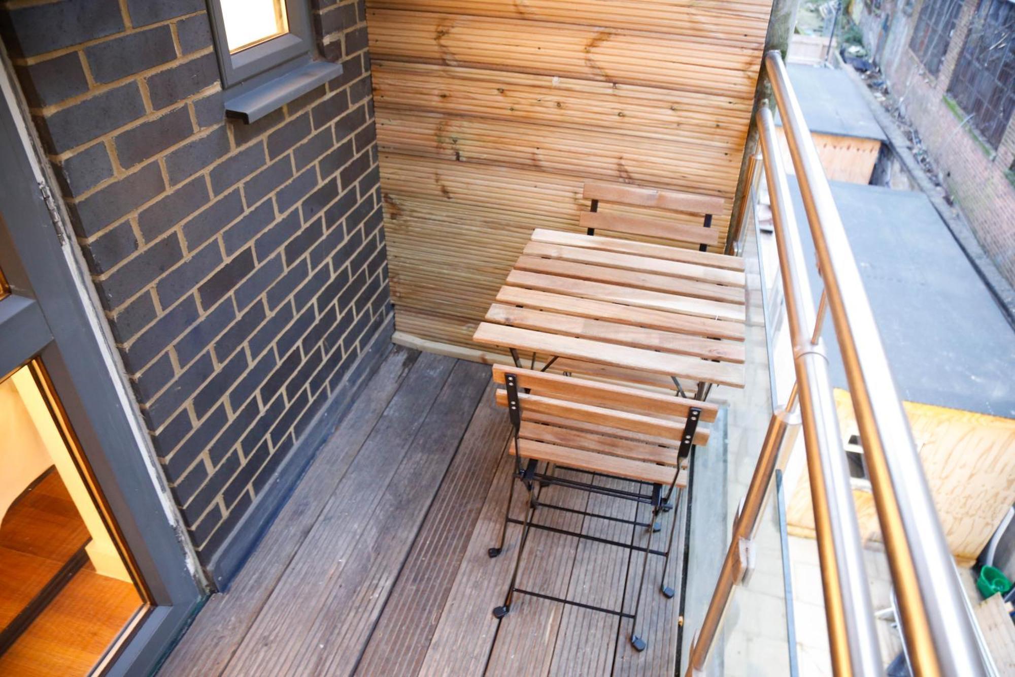 New Luxury Rooms In The Heart Of London Next To Shops, Cafes, Bars & Metro With Shared Bathrooms Exterior photo