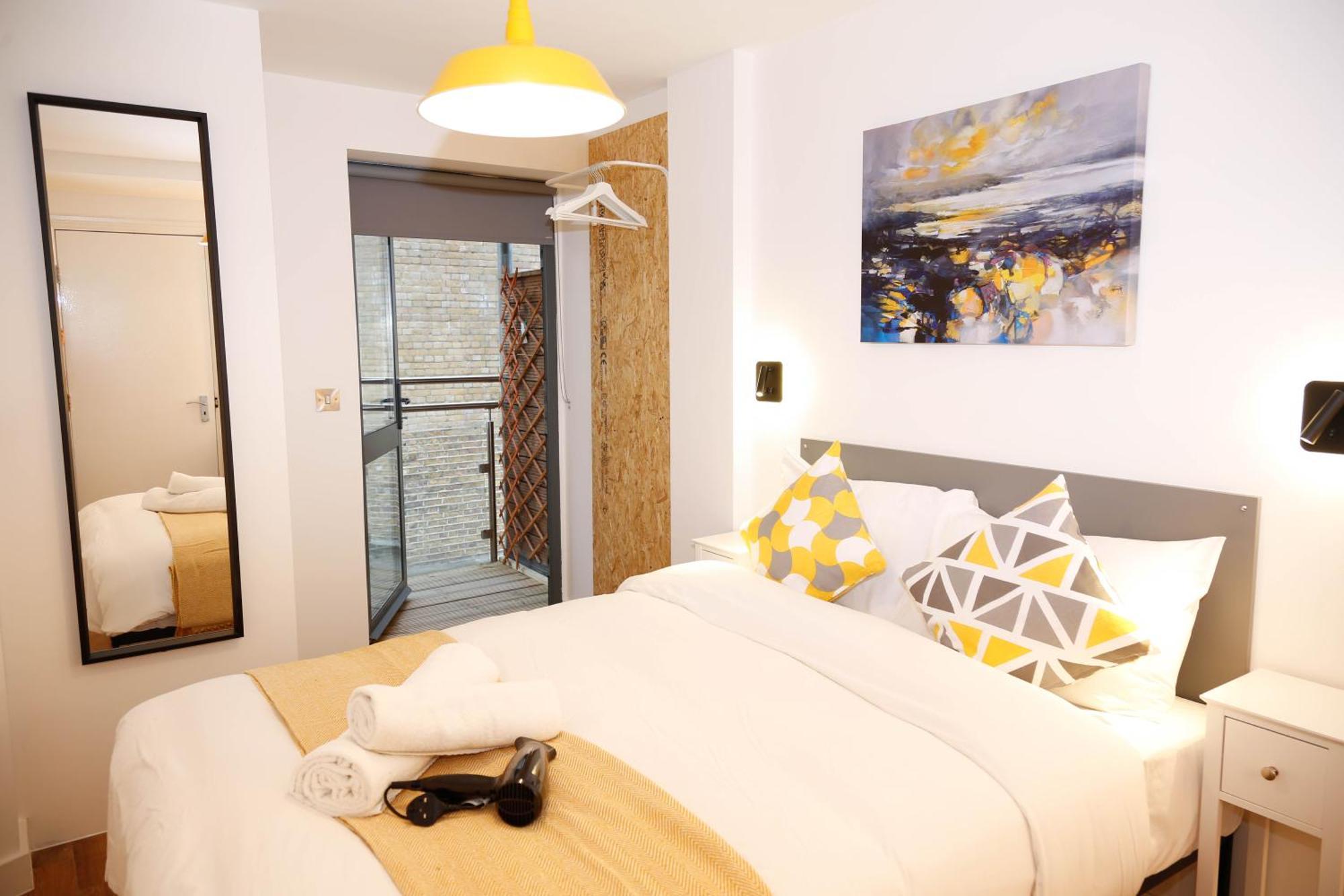 New Luxury Rooms In The Heart Of London Next To Shops, Cafes, Bars & Metro With Shared Bathrooms Exterior photo