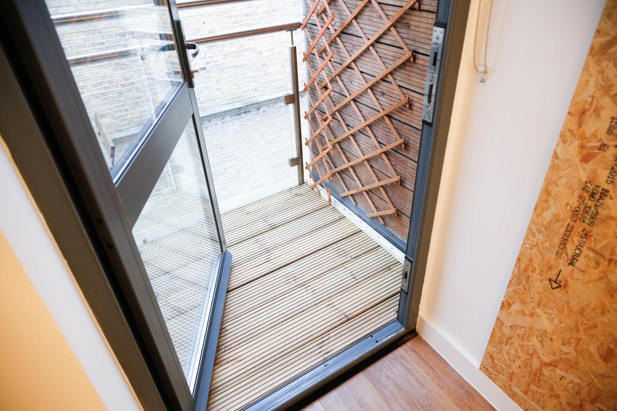 New Luxury Rooms In The Heart Of London Next To Shops, Cafes, Bars & Metro With Shared Bathrooms Exterior photo