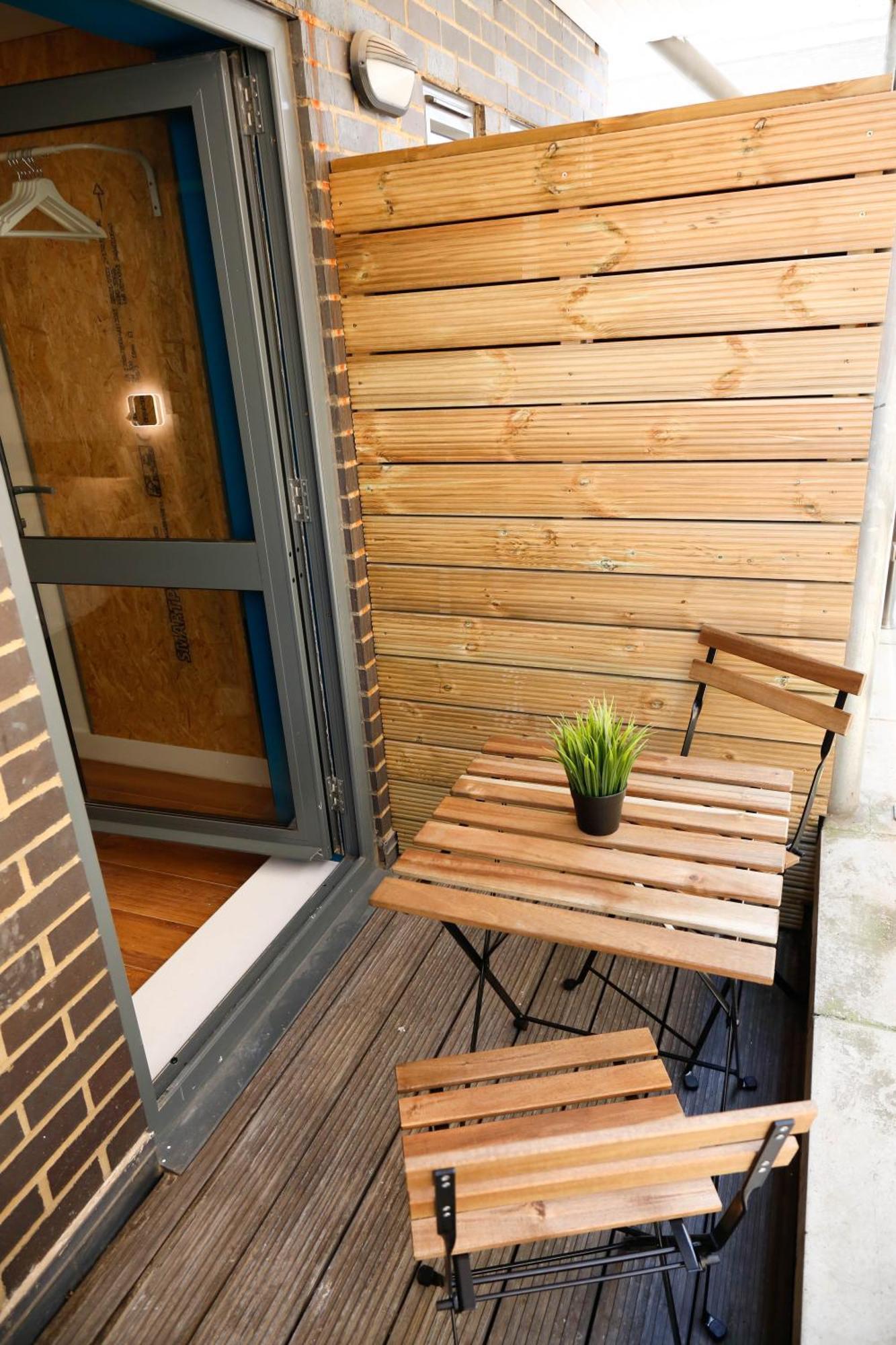 New Luxury Rooms In The Heart Of London Next To Shops, Cafes, Bars & Metro With Shared Bathrooms Exterior photo