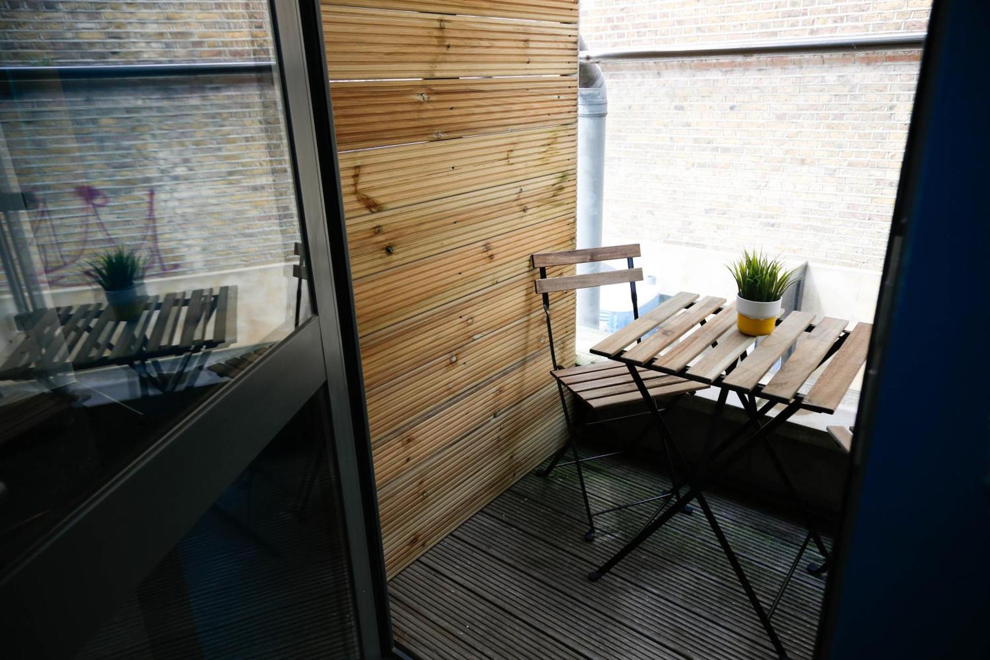 New Luxury Rooms In The Heart Of London Next To Shops, Cafes, Bars & Metro With Shared Bathrooms Exterior photo