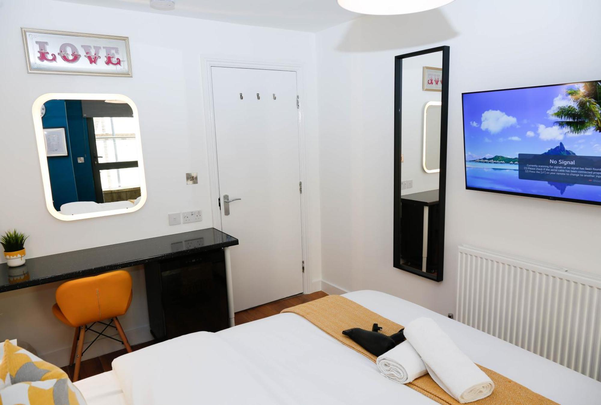 New Luxury Rooms In The Heart Of London Next To Shops, Cafes, Bars & Metro With Shared Bathrooms Exterior photo