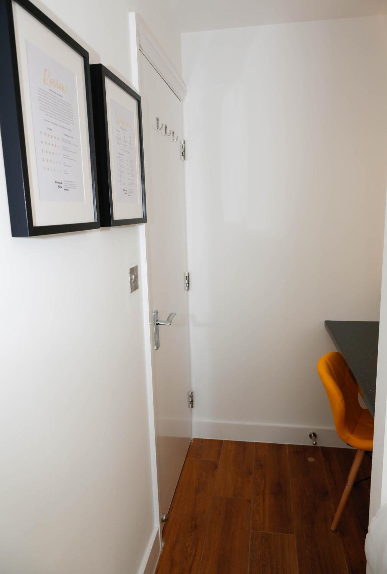 New Luxury Rooms In The Heart Of London Next To Shops, Cafes, Bars & Metro With Shared Bathrooms Exterior photo